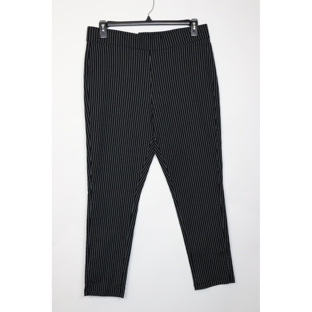 Who What Where Women's Black and White Pinstripe High Rise Cropped Pants‎